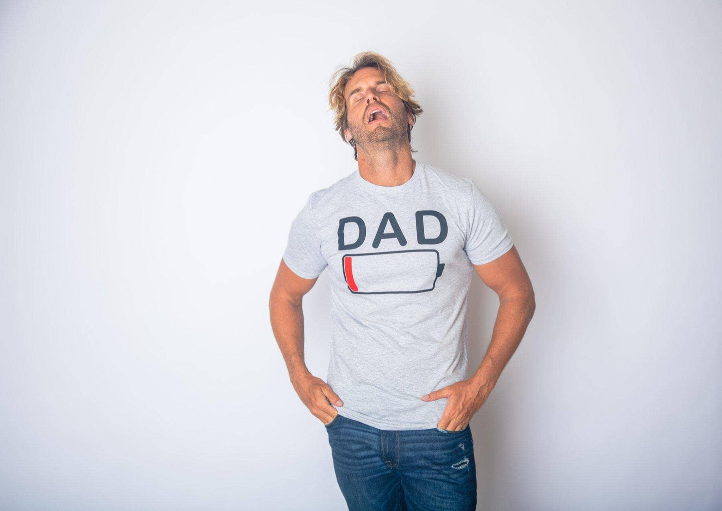Low Battery Dad Funny Men’s Graphic T-Shirt – Father’s Day Gift Tee